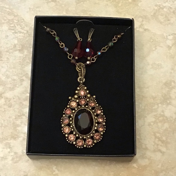 Vintage Necklace Set - Picture 2 of 6